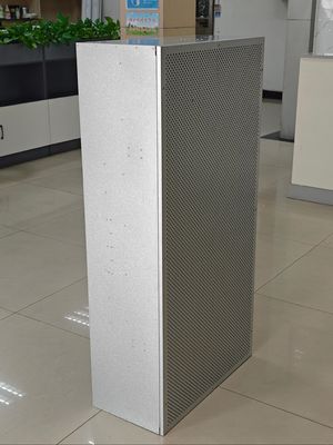 Professionelle Laminar-Flow Hood mit Reinigungsstufe 100 Stufe ISO14644-1 Standard- und Filterwirksamkeit ≥ 99,99%